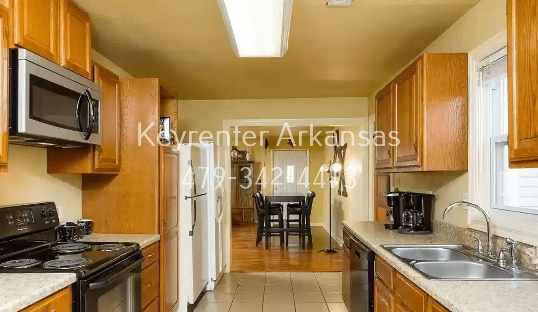 Fayetteville House: 1144 N Vista Pl
