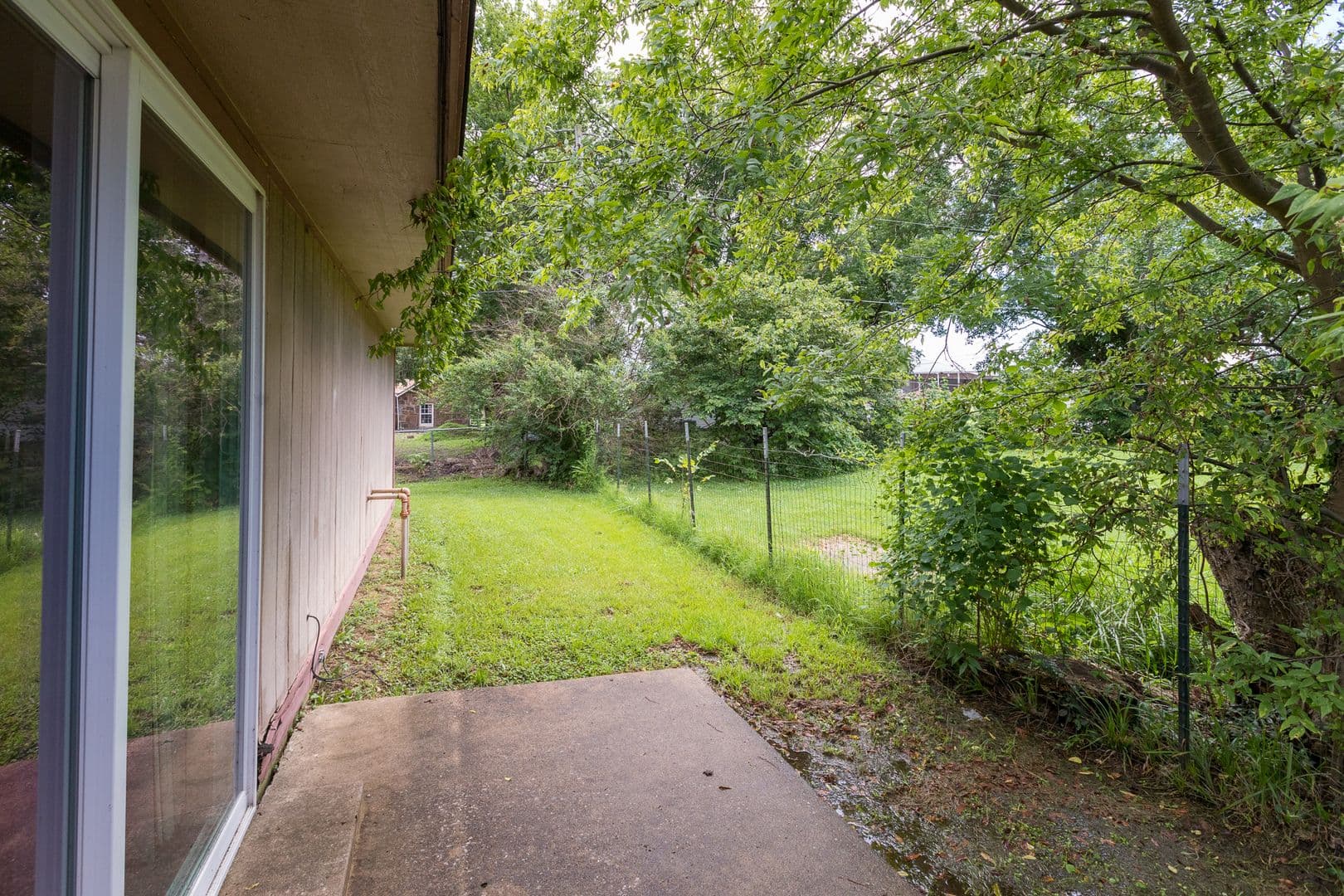 Claremore Apartment: 1421 W Lillian St