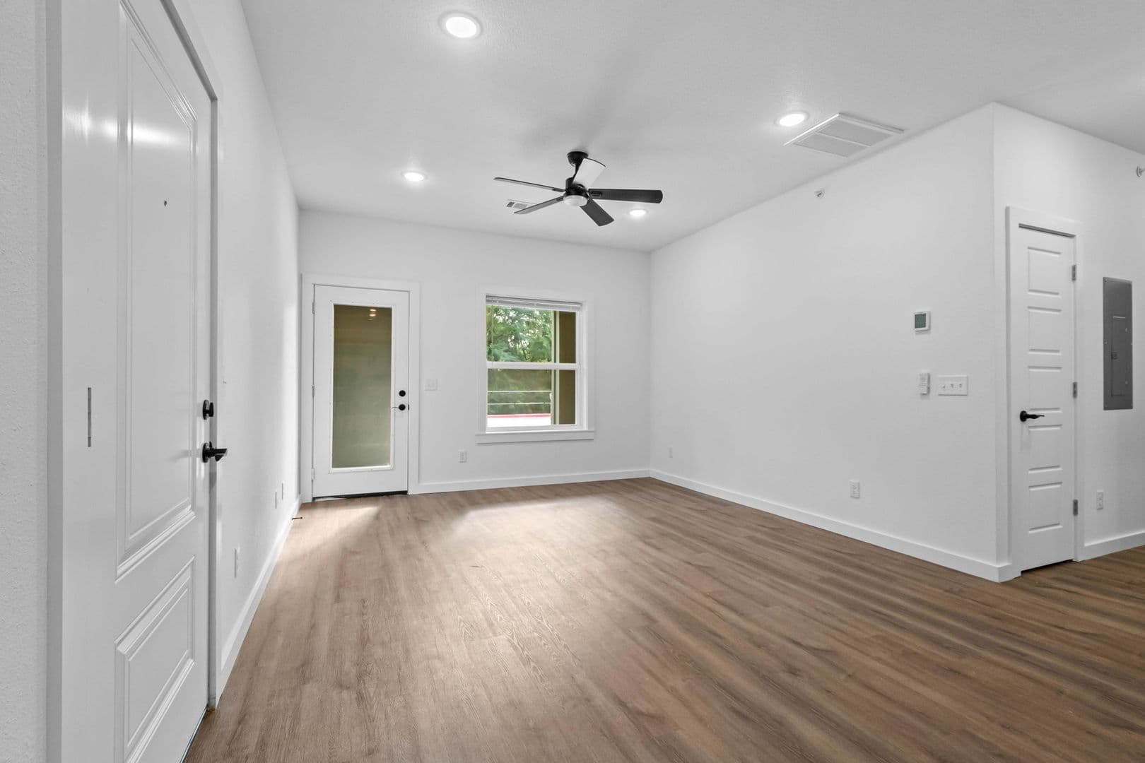 Fayetteville Apartment: 1096 S Bacardi Ave