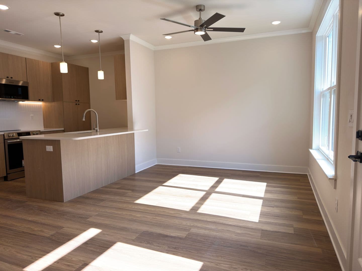 Rogers Townhome: 3606 W Persimmon St