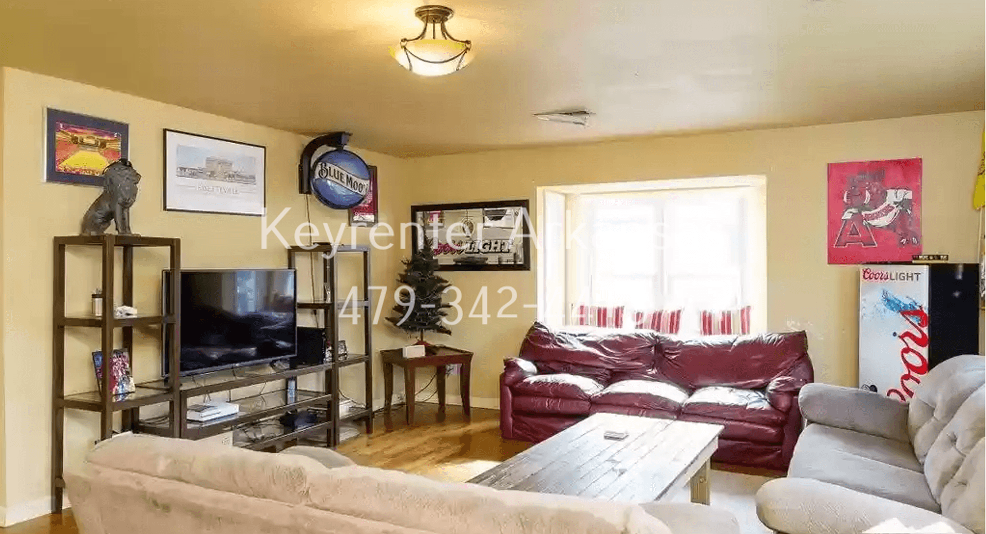Fayetteville House: 1144 N Vista Pl