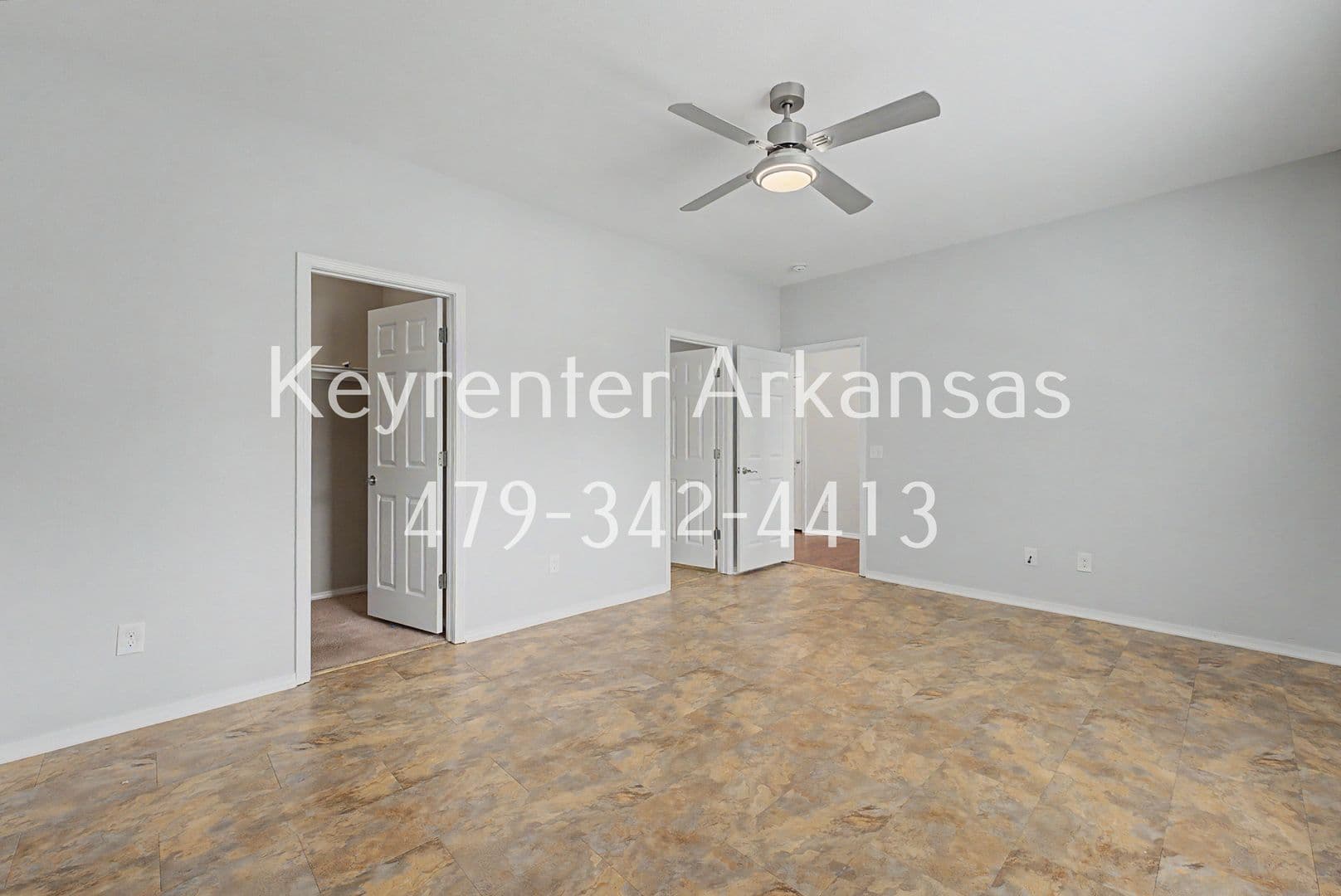 Fayetteville House: 4435 W Pecan St