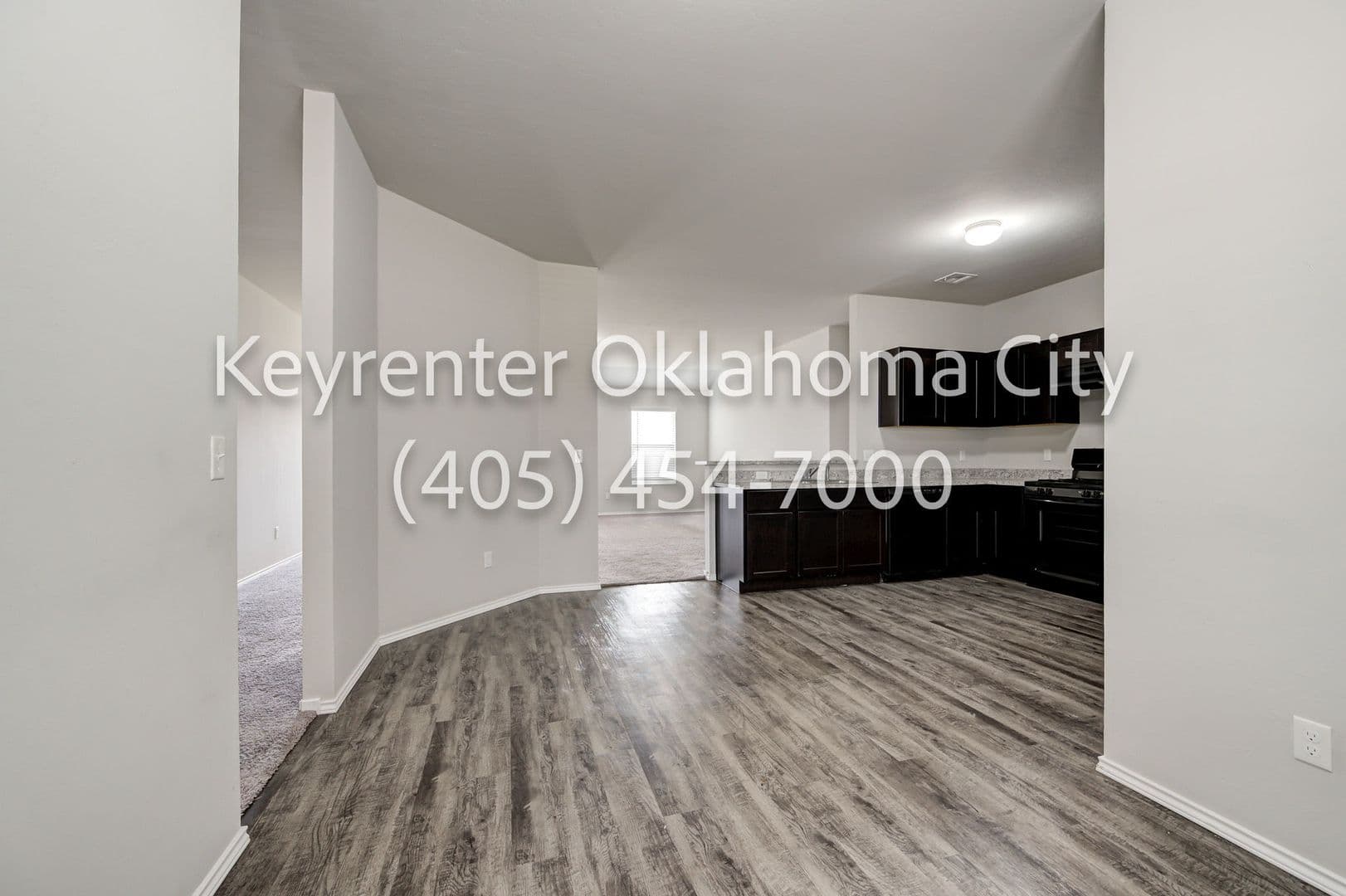 Newcastle House: 316 Karlee Ln