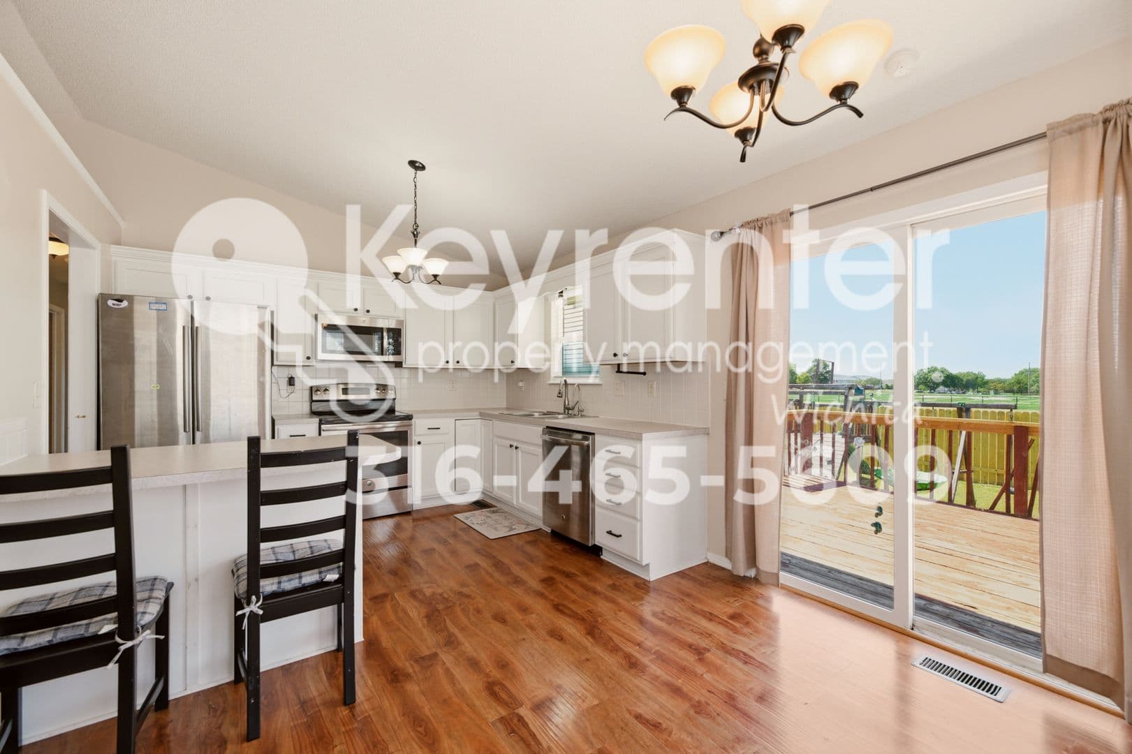 Mulvane House: 1823 N Country Walk Ln