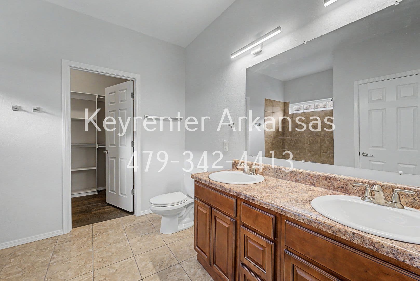 Fayetteville House: 4435 W Pecan St