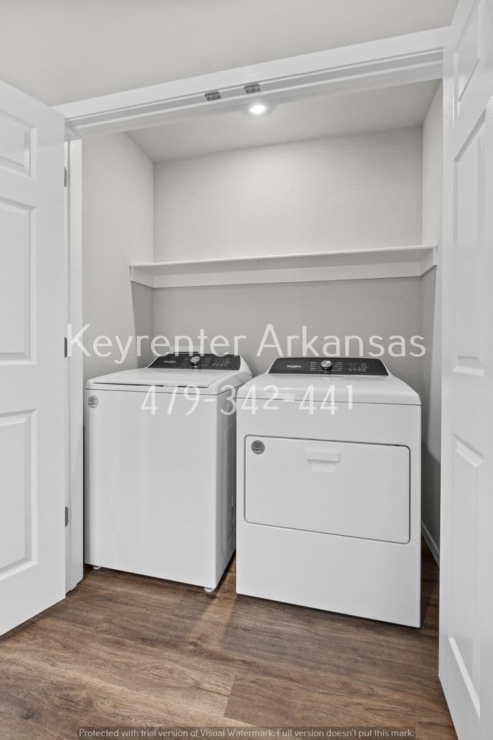 Fayetteville House: 2476 N Raven Ln