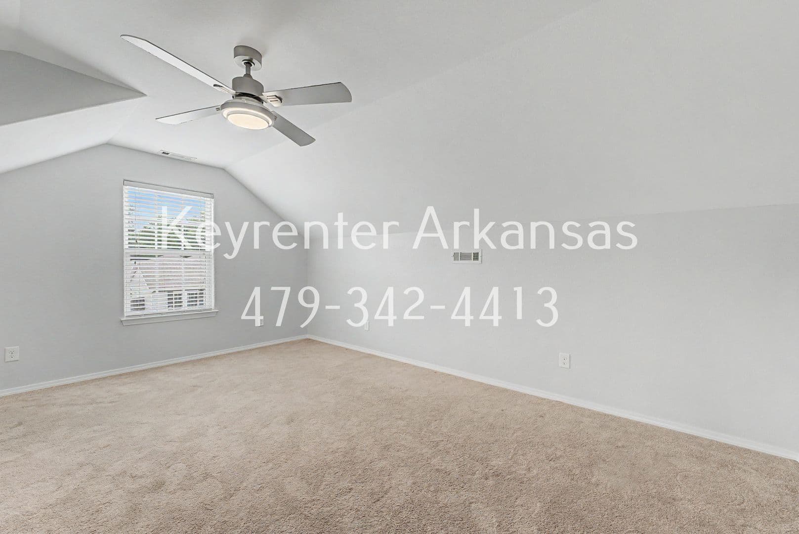 Fayetteville House: 4435 W Pecan St