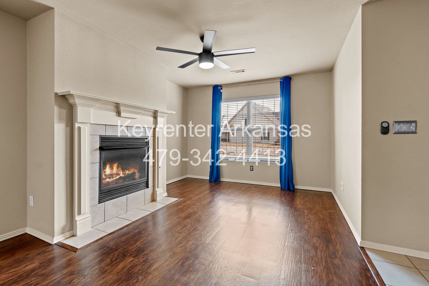 Fayetteville House: 1481 S Holland Dr