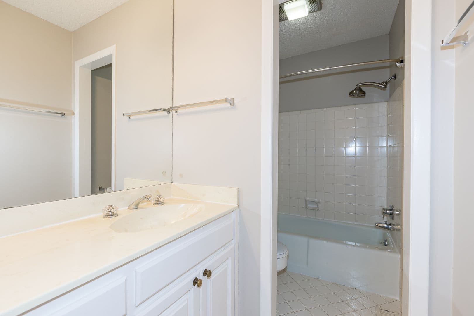 Tulsa House: 7030 S Indianapolis
