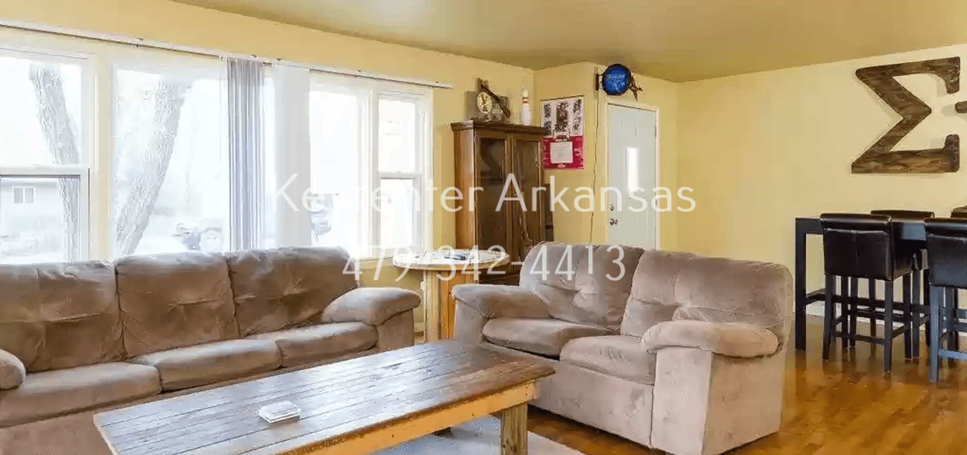 Fayetteville House: 1144 N Vista Pl