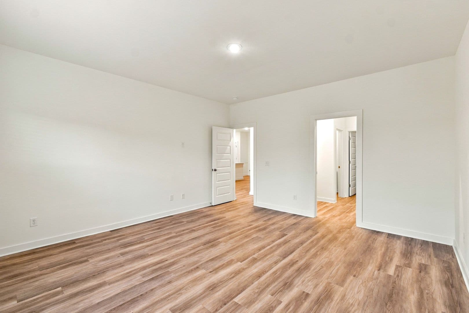 Fayetteville House: 612 S Neon Ave