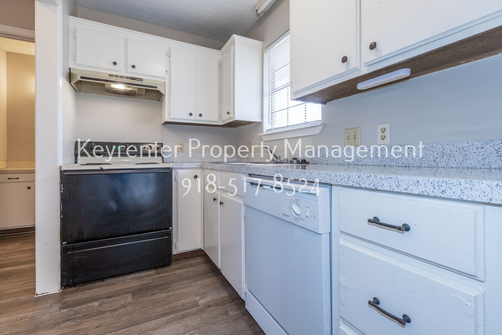 Claremore Apartment: 1421 W Lillian St