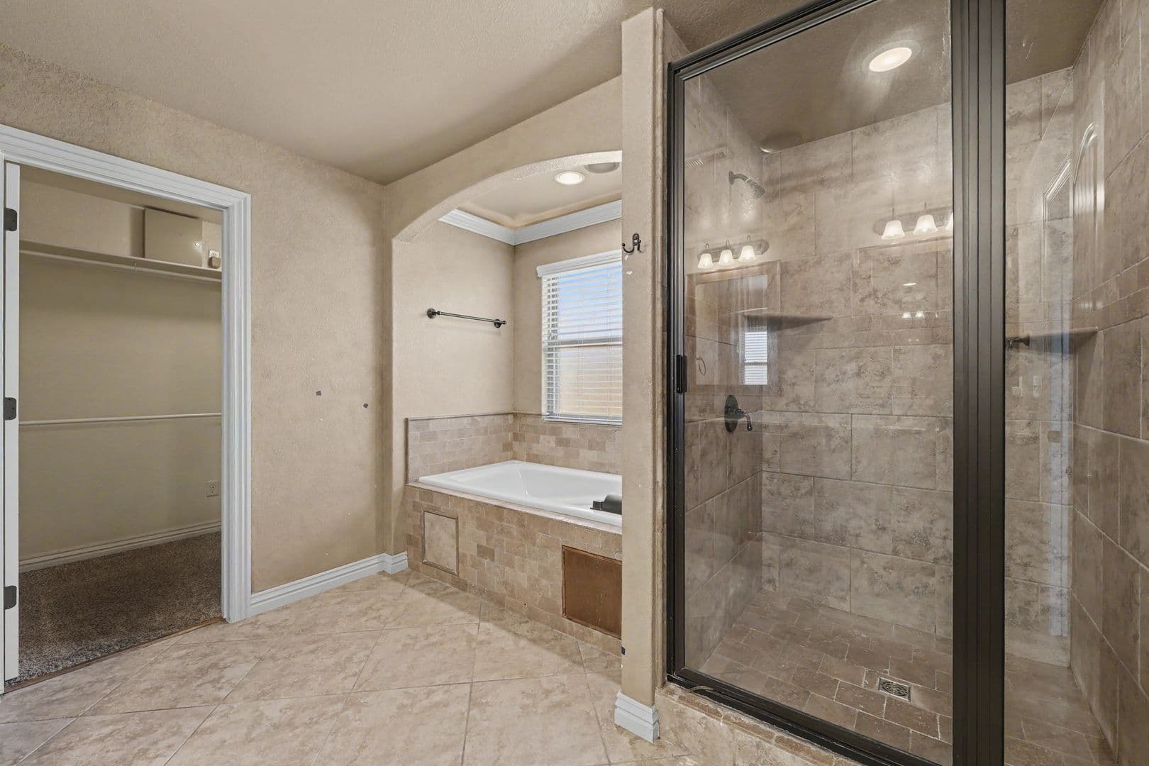 Bentonville House: 4005 SW Grace Farms Rd