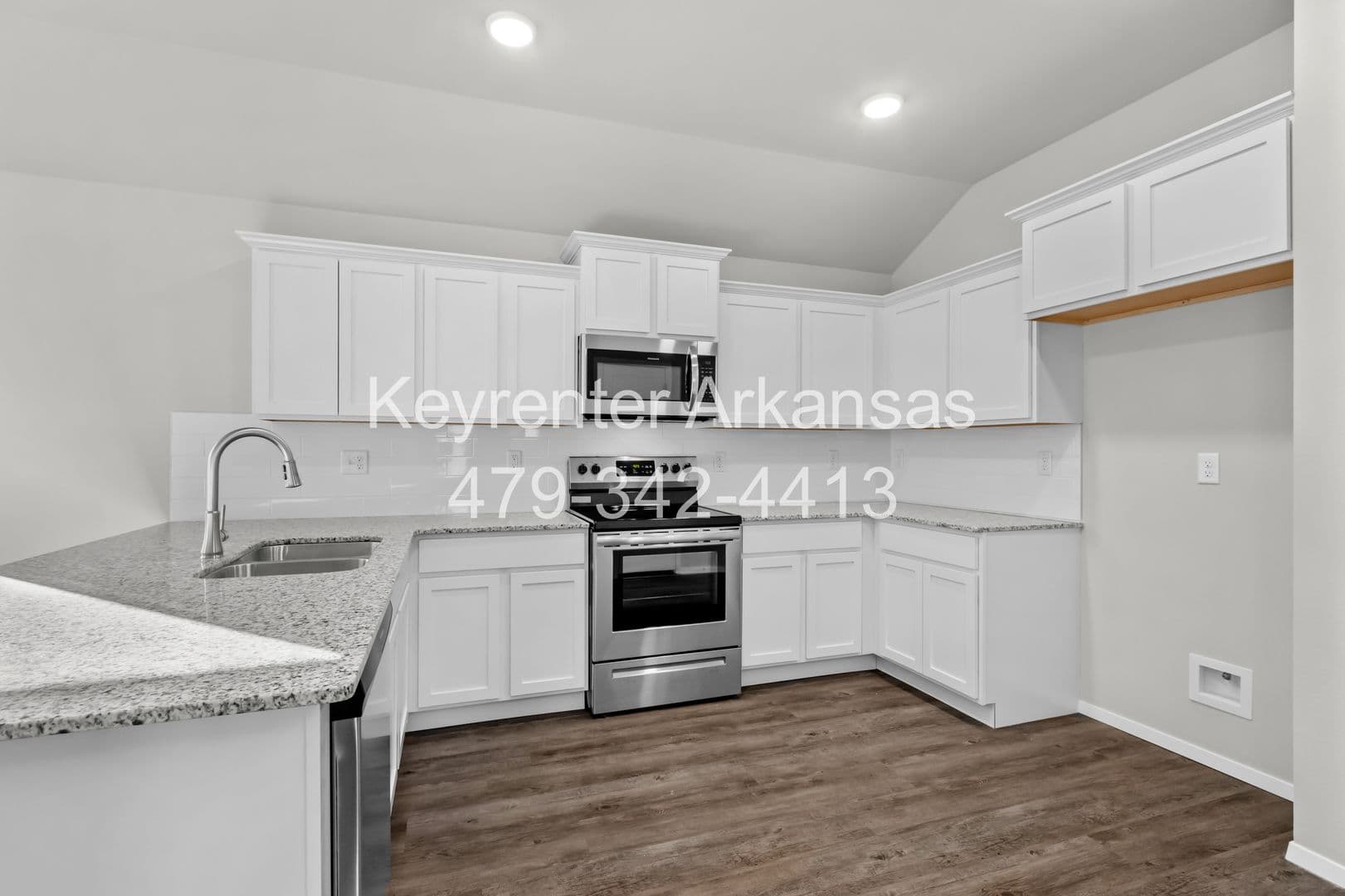 Fayetteville House: 846 E Sparrow Way