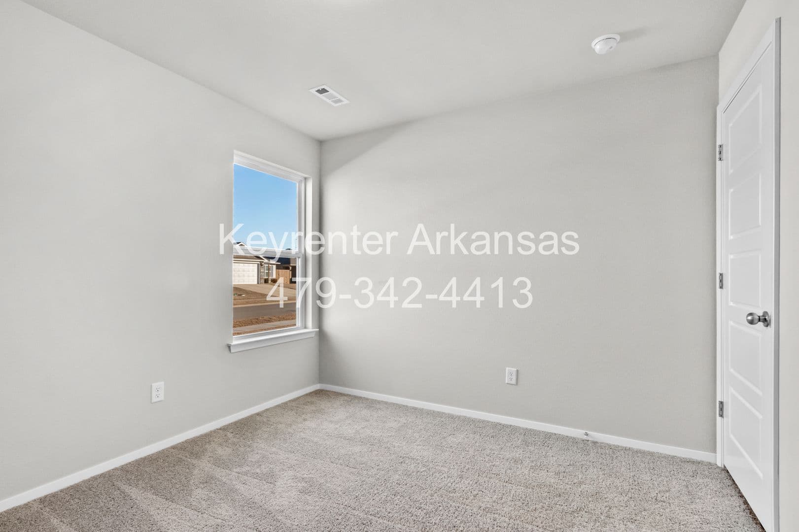 Fayetteville House: 846 E Sparrow Way