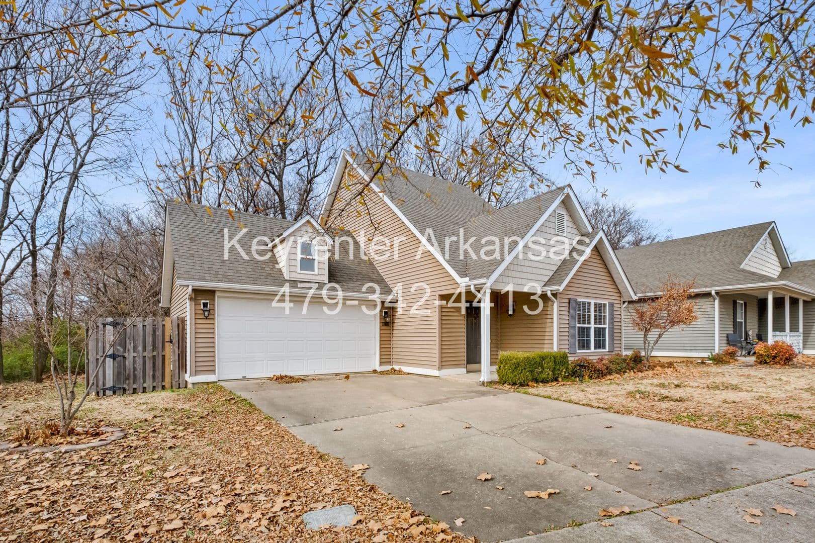 Fayetteville House: 1481 S Holland Dr