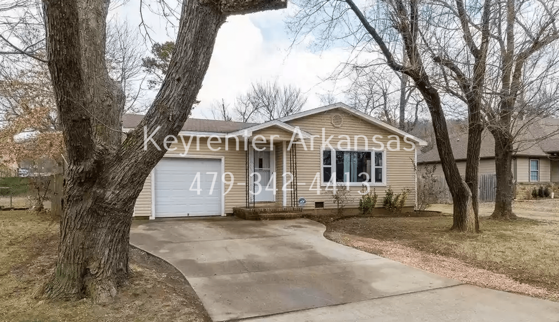 Fayetteville House: 1144 N Vista Pl