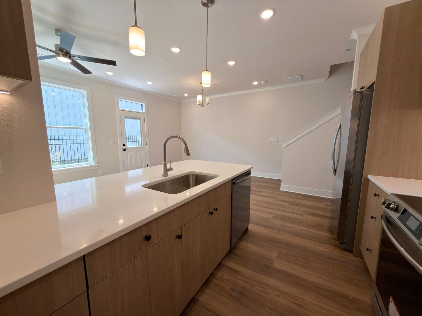 Rogers Townhome: 3607 W Persimmon St