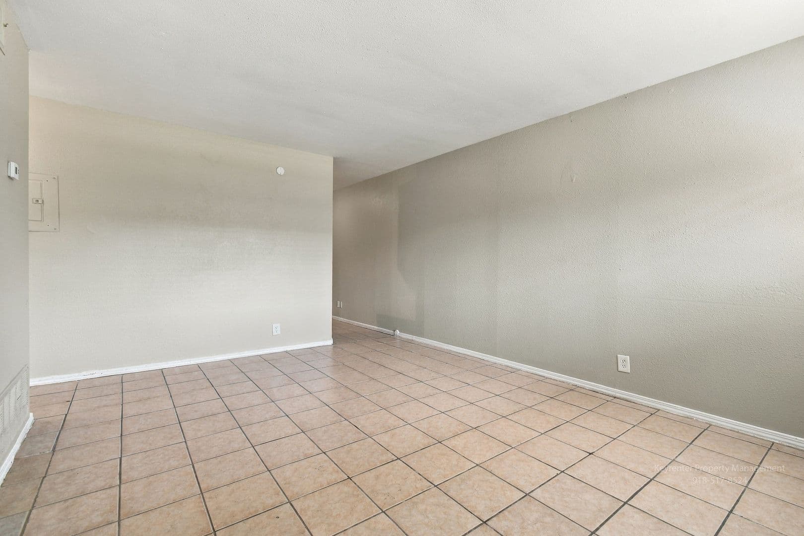 Tulsa House: 1072B N Irvington Ave