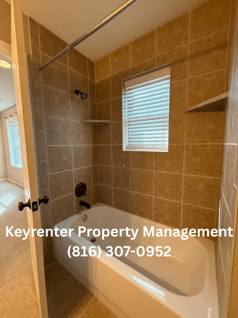 Kansas City House: 207 W 34th St
