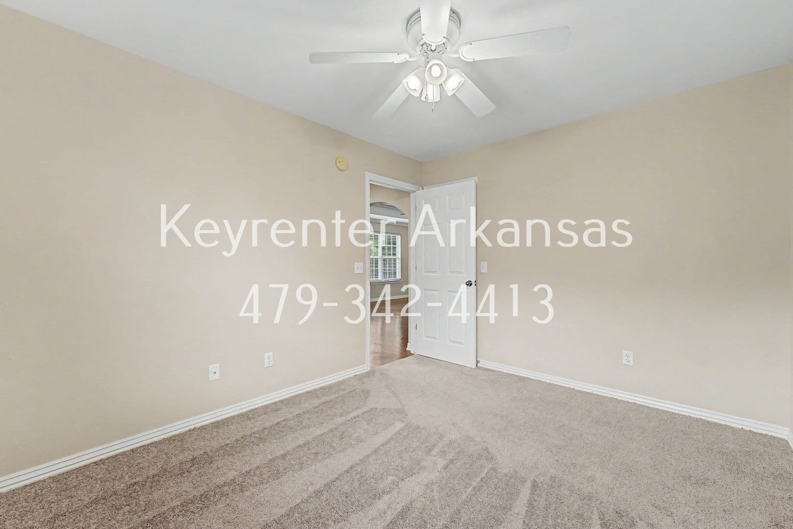 Bentonville House: 3801 SW Carriageway