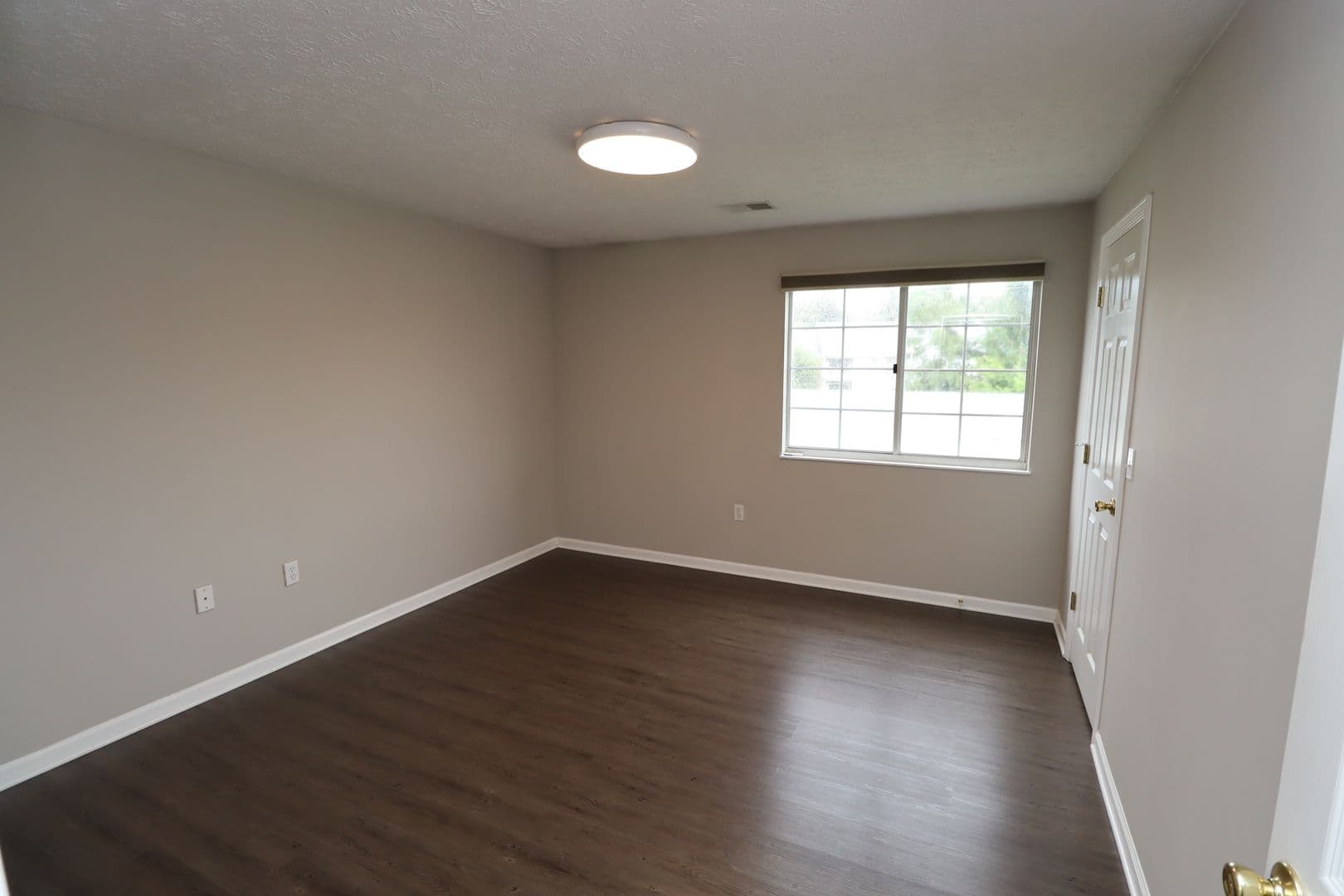 Indianapolis House: 8112 Glenwillow Ln Unit 205