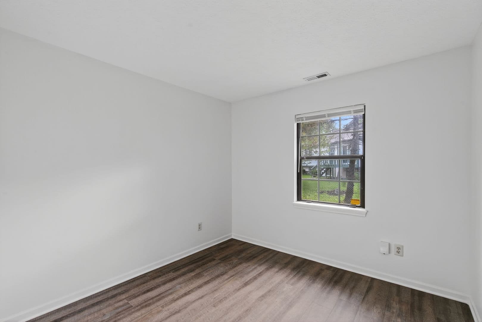 Indianapolis House: 8937 Summer Walk Dr E