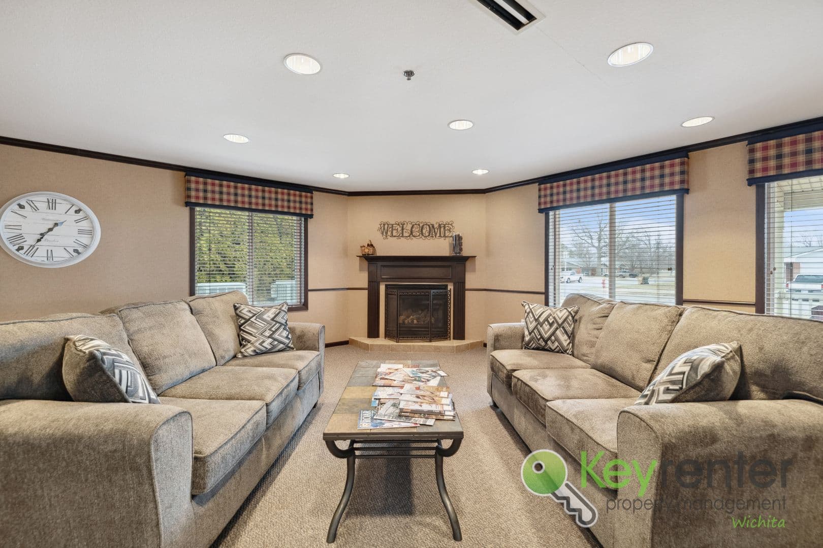Lyons Apartment: 1411 S Douglas Ave - 110