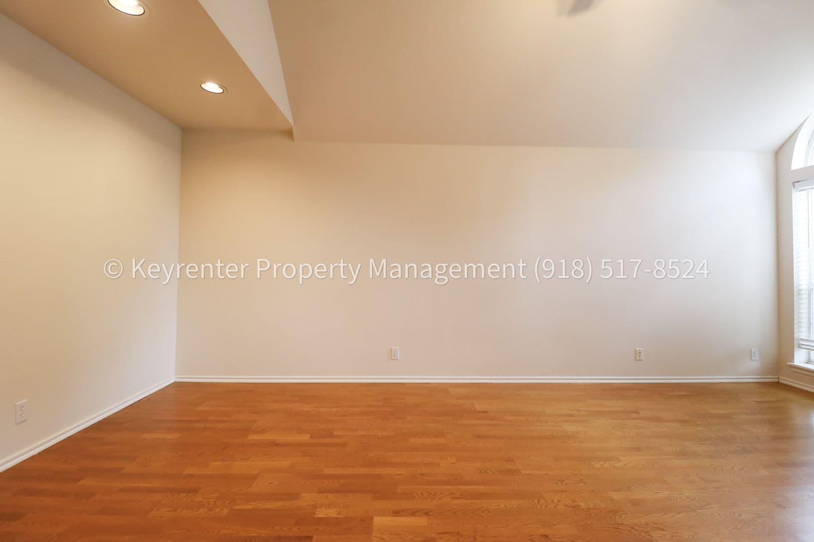 Jenks House: 815 N Douglas St