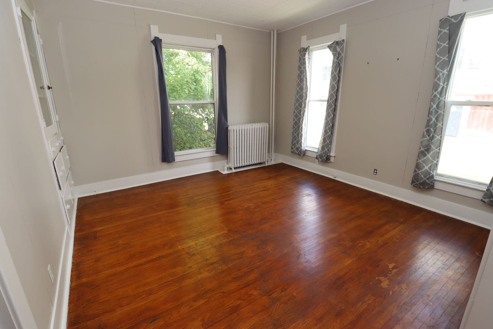 Noblesville House: 107 6th St