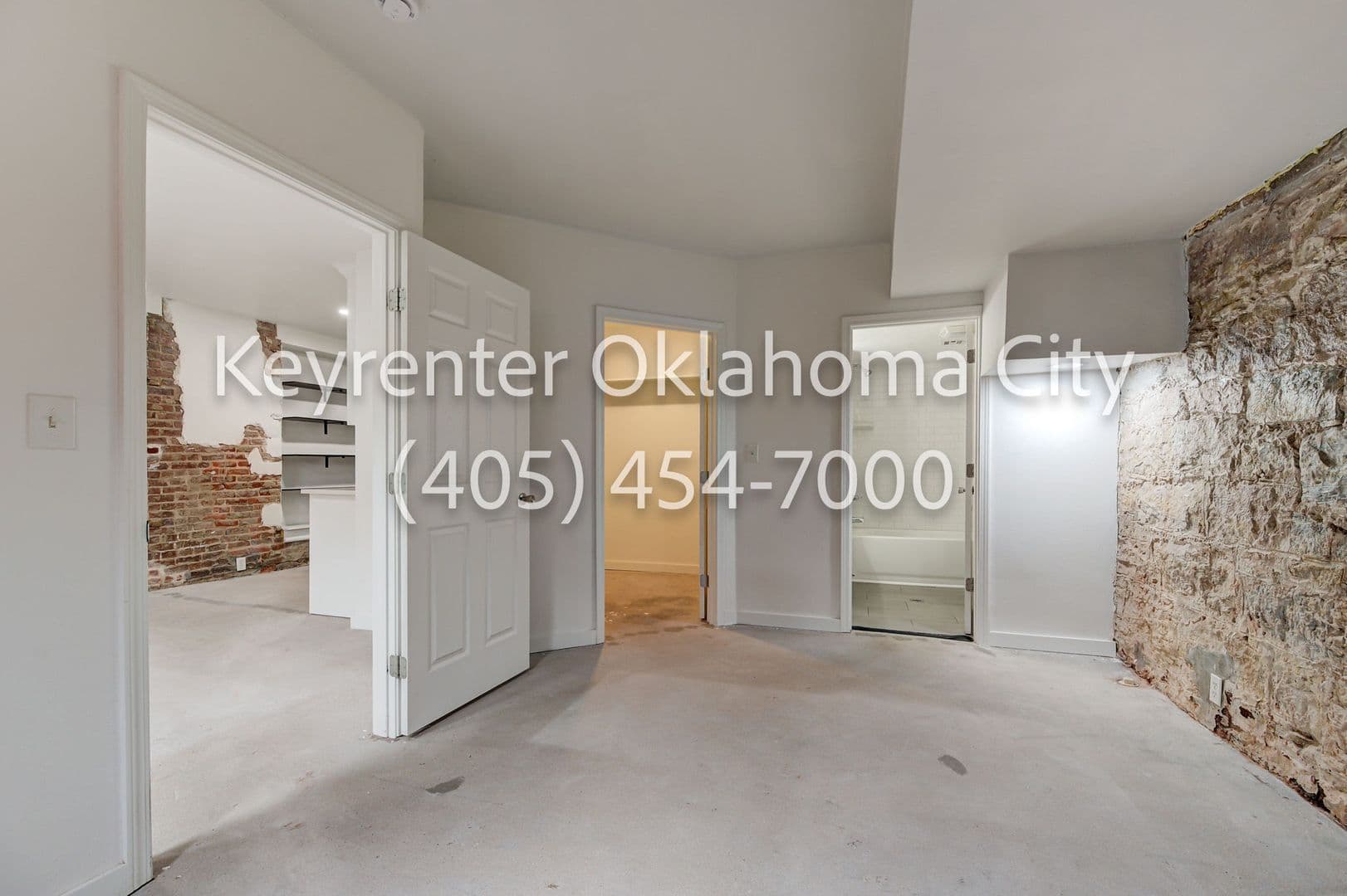 Guthrie Apartment: 116 S 2nd St