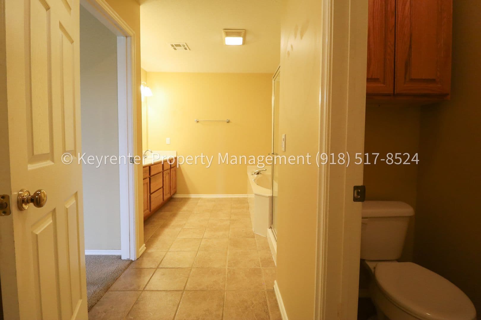 Jenks House: 815 N Douglas St