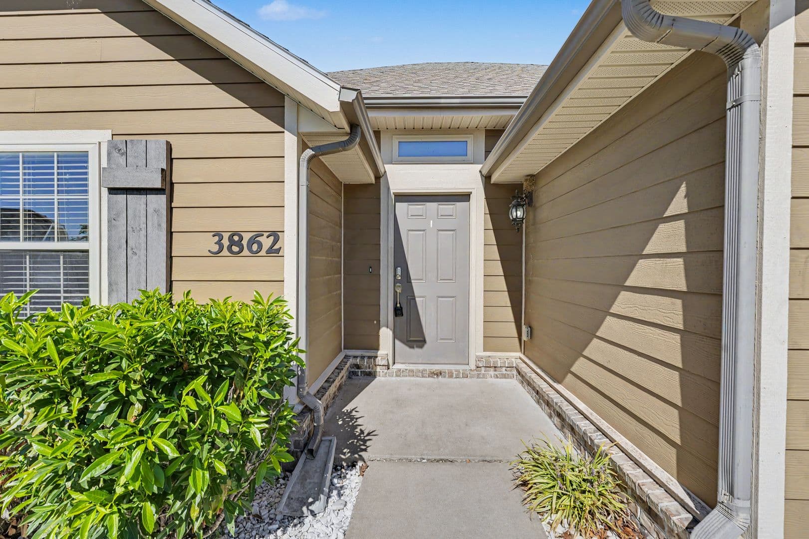 Springdale House: 3862 Kirkbridge Pl