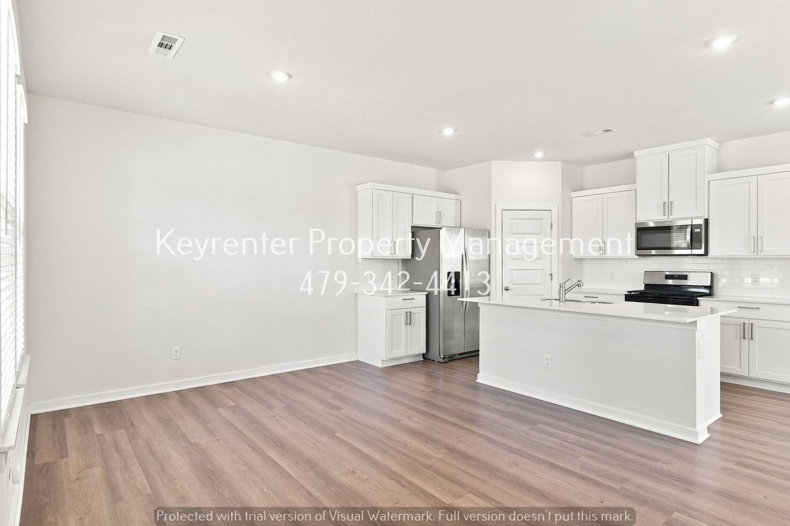 Fayetteville House: 4802 W Planetree St