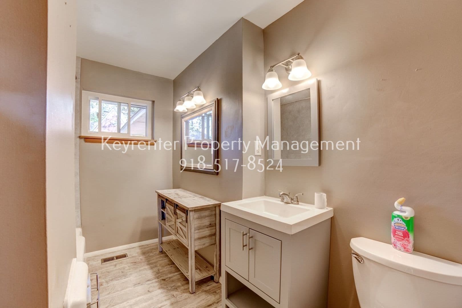 Tulsa House: 5548 S Owasso Ave