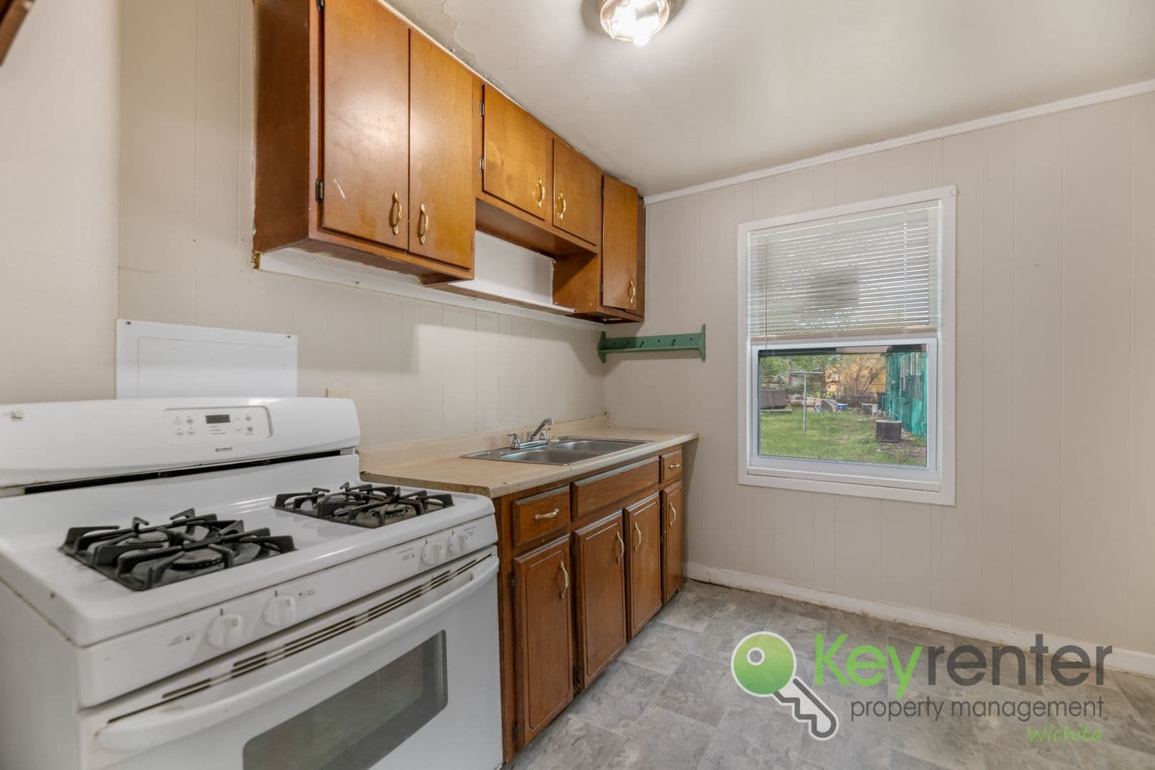 Wichita Apartment: 4301 E Whitney Ln