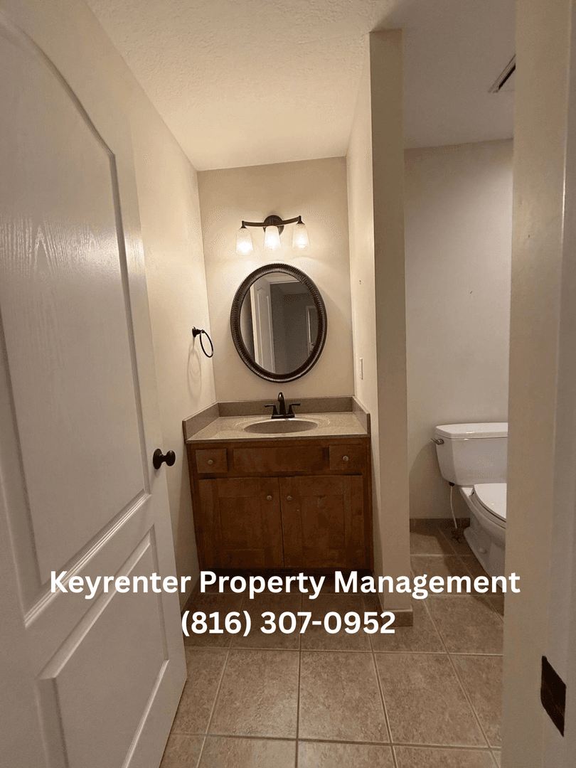 Kansas City House: 207 W 34th St