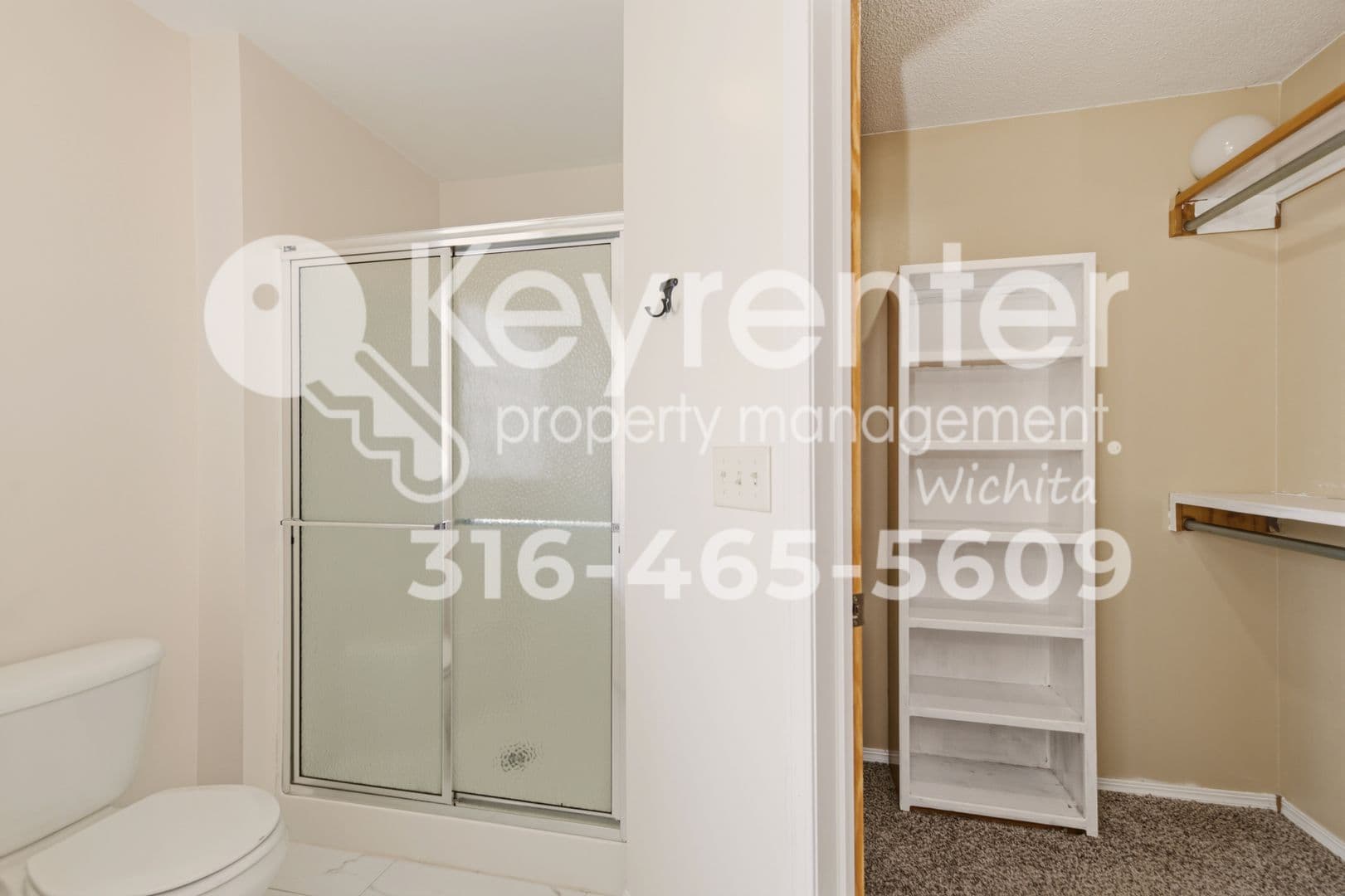 Mulvane House: 1823 N Country Walk Ln