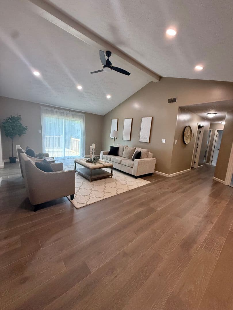 Indianapolis House: 118 W Edgewood Ave