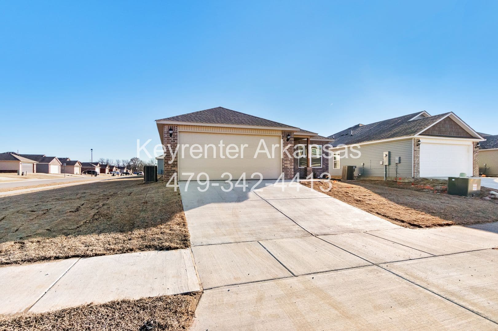 Fayetteville House: 846 E Sparrow Way