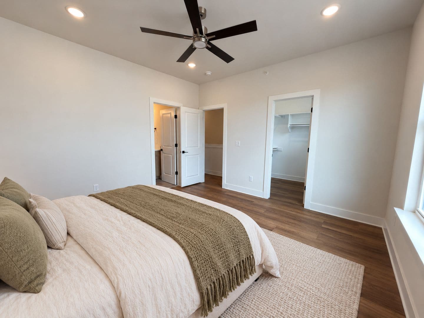 Rogers Townhome: 3600 W Persimmon St