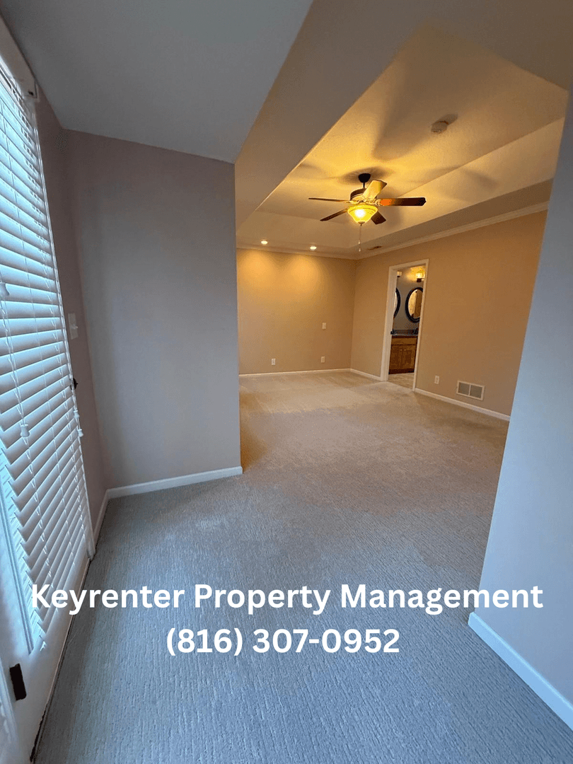 Kansas City House: 207 W 34th St