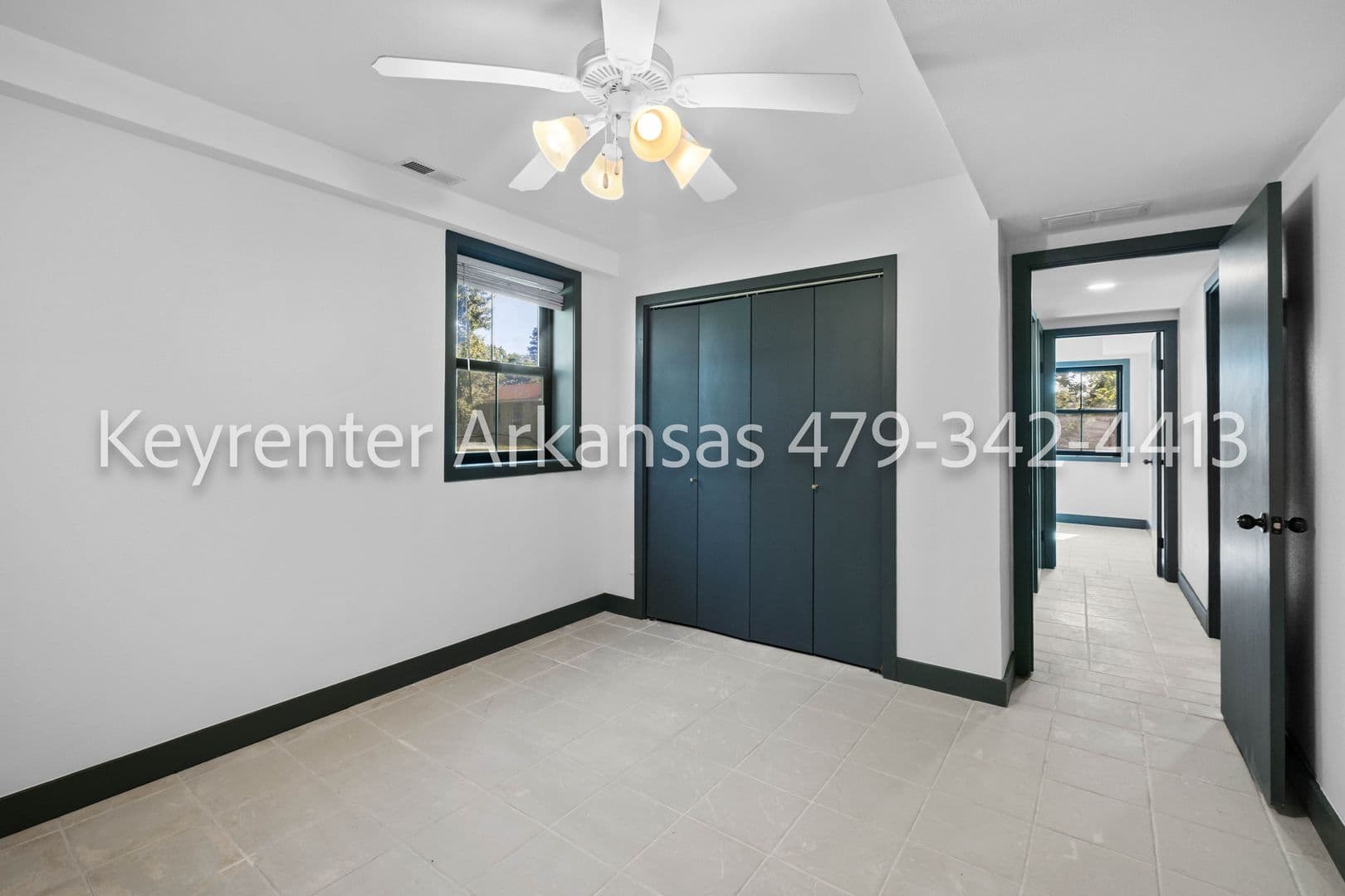 Fayetteville House: 4480 E Trough Spring Rd