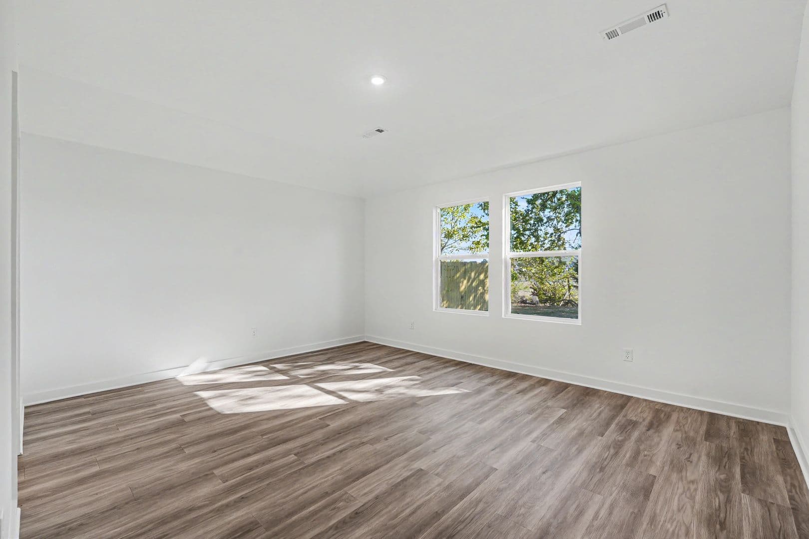 Fayetteville House: 4560 W Triangle St