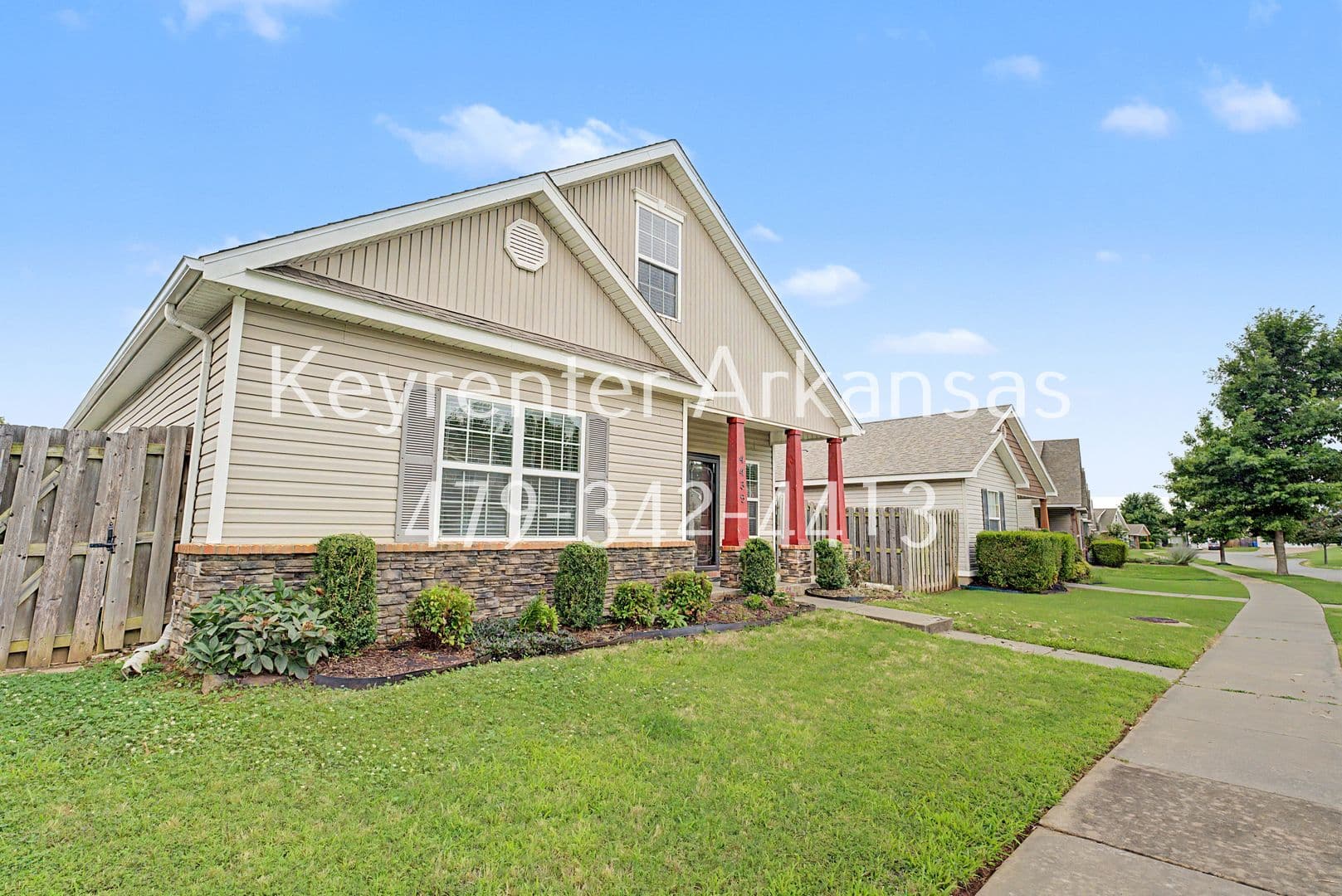 Fayetteville House: 4435 W Pecan St