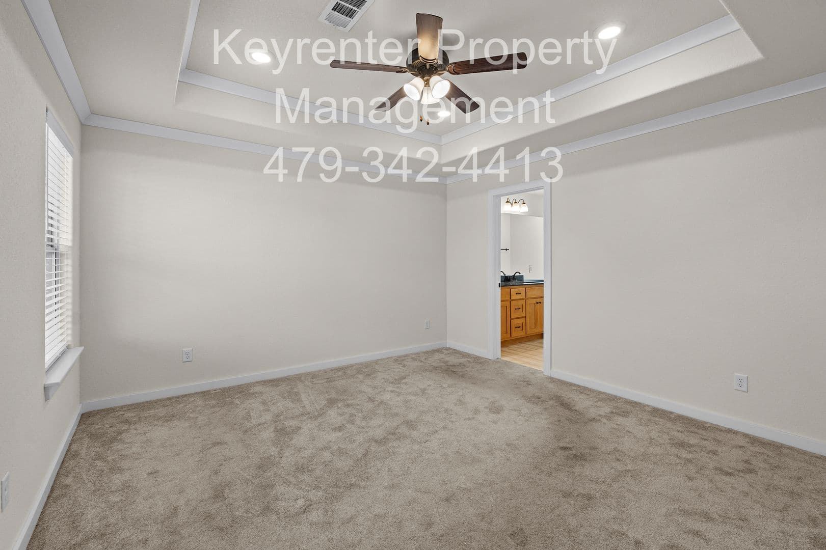 Fayetteville House: 4532 W Newton Ave