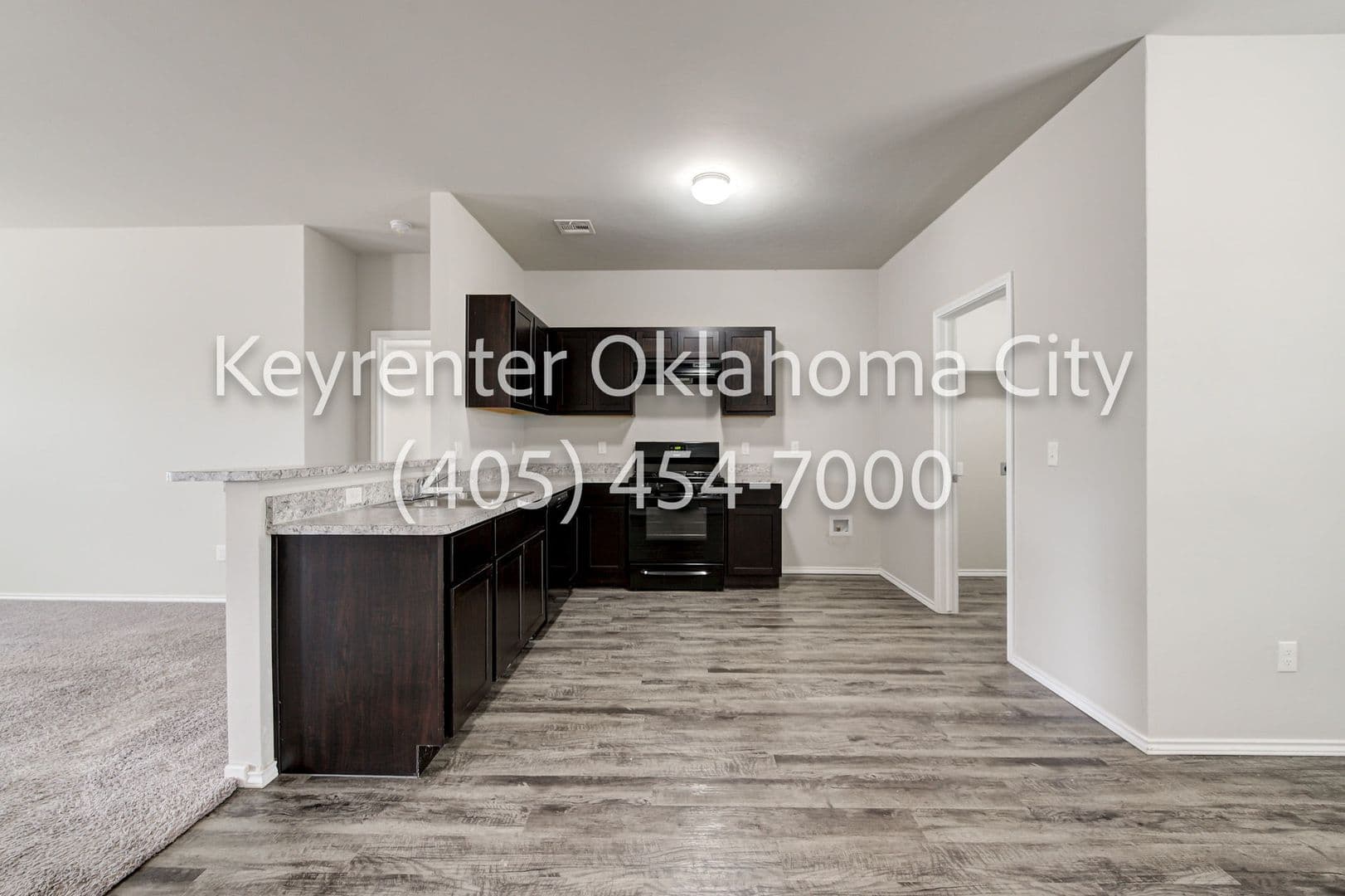 Newcastle House: 316 Karlee Ln