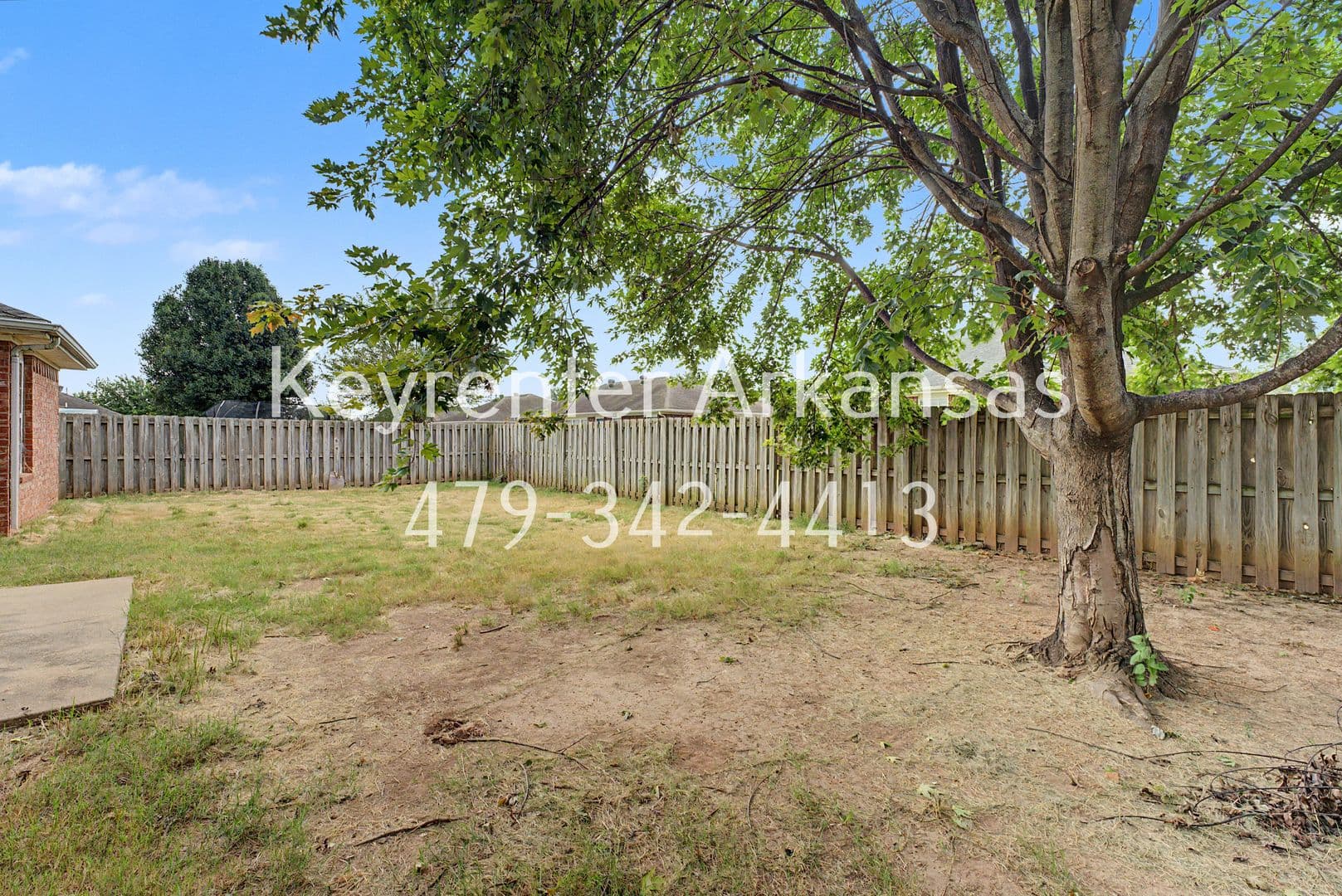 Bentonville House: 3801 SW Carriageway