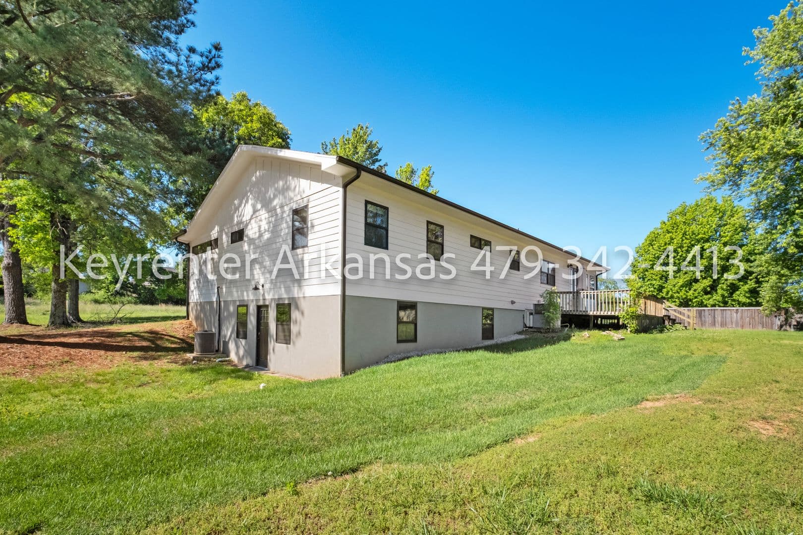 Fayetteville House: 4480 E Trough Spring Rd