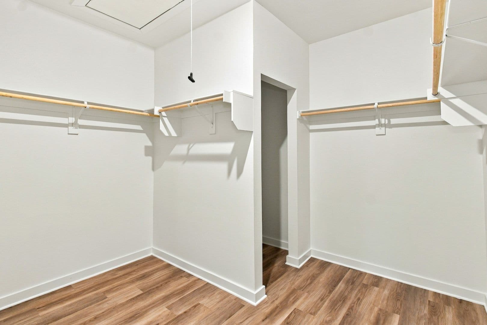 Fayetteville House: 612 S Neon Ave